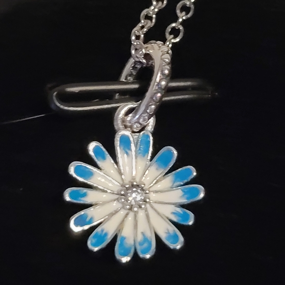 Pandora classic cable chain necklace with free retired pandora charm - Picture 4 of 4